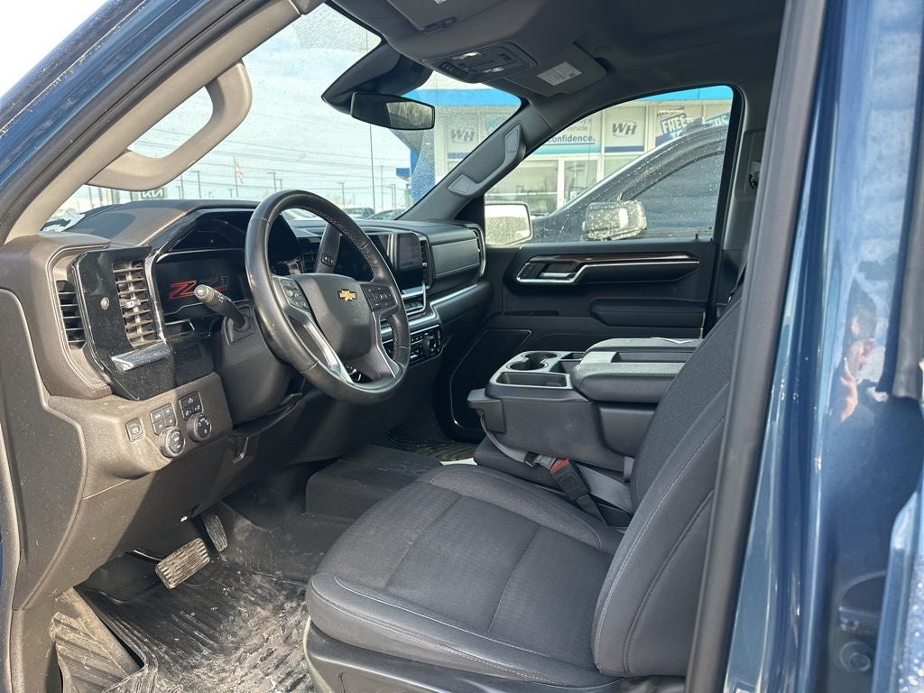 2024 Chevrolet Silverado 1500 LT LT1