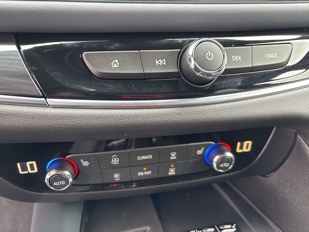 2022 Buick Enclave Essence