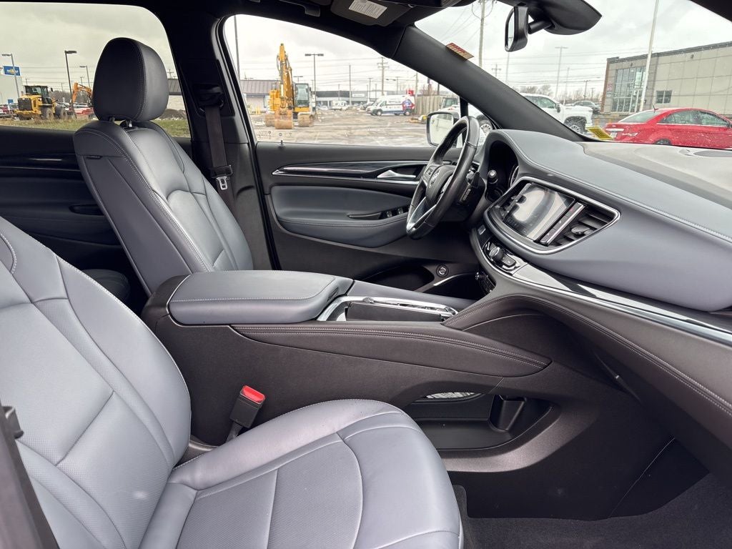 2022 Buick Enclave Essence