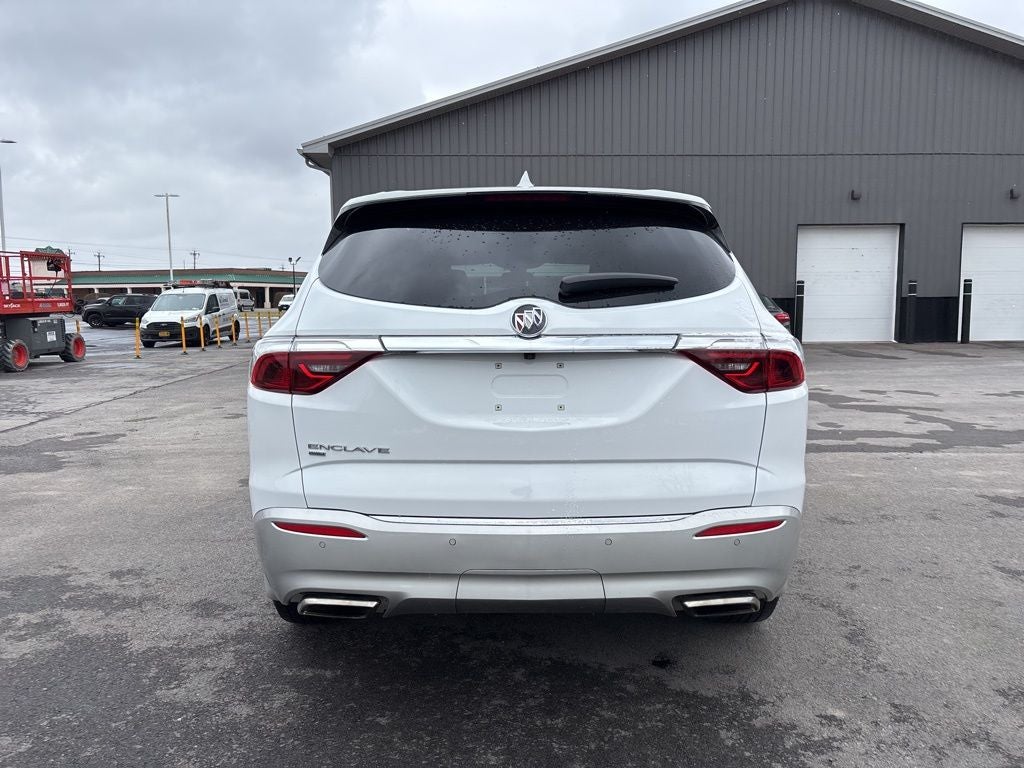 2022 Buick Enclave Essence