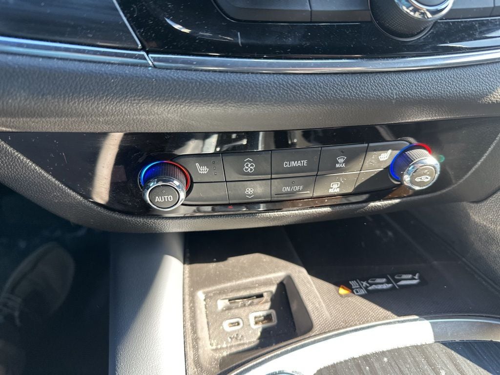 2024 Buick Enclave Essence