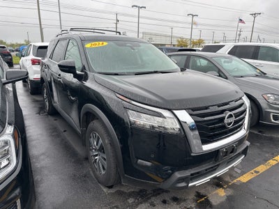 2024 Nissan Pathfinder SL