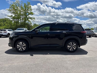 2024 Nissan Pathfinder SL