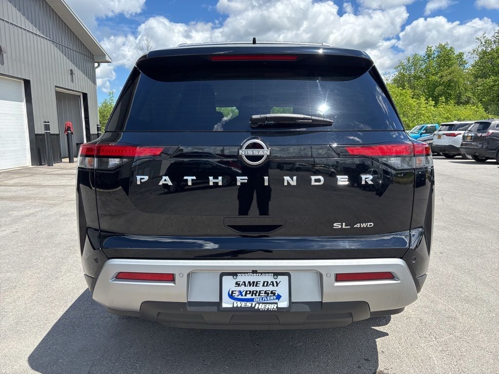 2024 Nissan Pathfinder SL