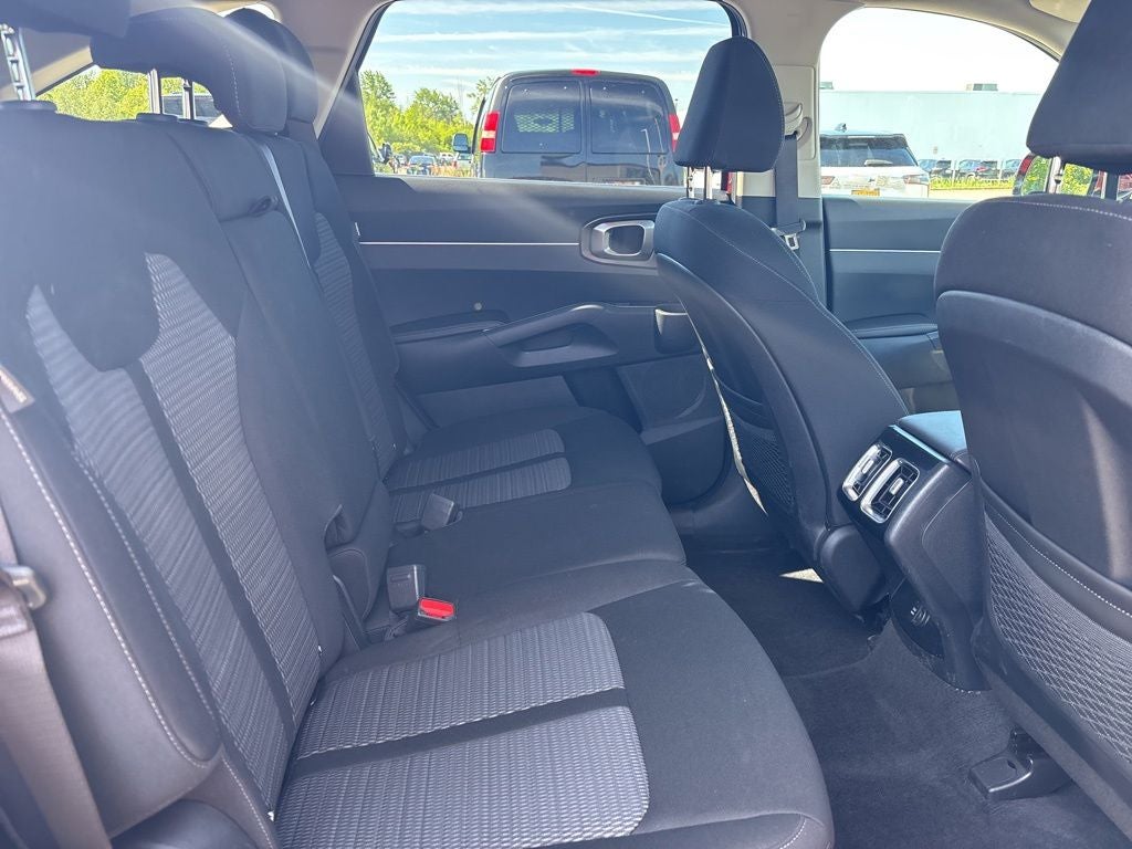 2025 Kia Sorento LX