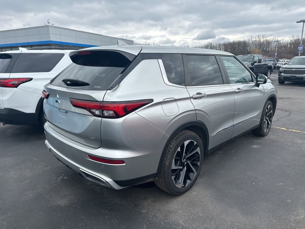 2022 Mitsubishi Outlander SE