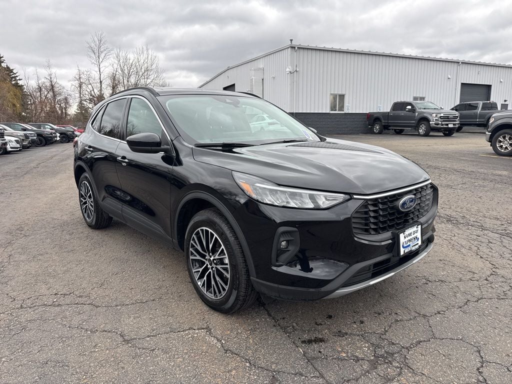 2025 Ford Escape Plug-In Hybrid Base