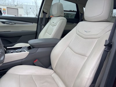 2022 Cadillac XT5 Premium Luxury