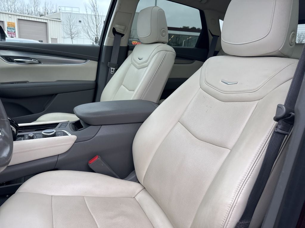 2022 Cadillac XT5 Premium Luxury