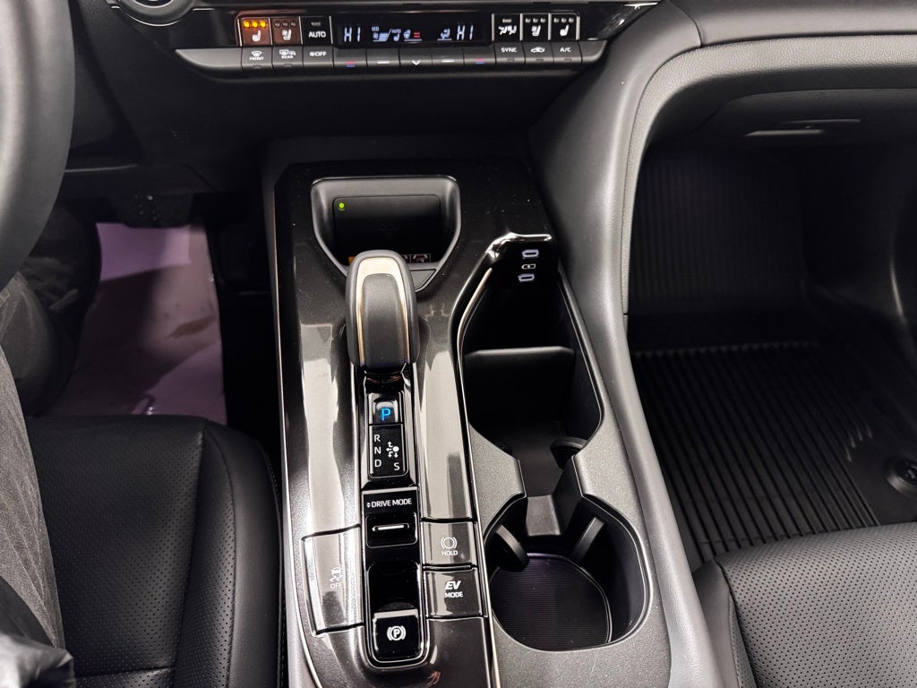 2025 Toyota Crown Signia XLE