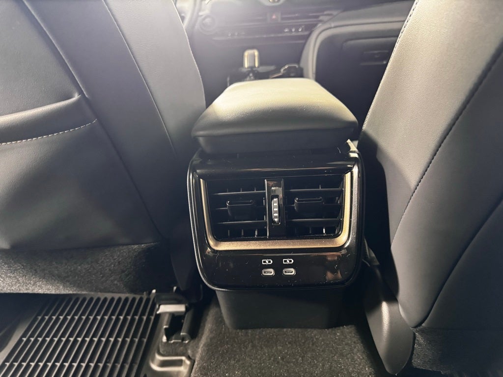 2025 Toyota Crown Signia XLE