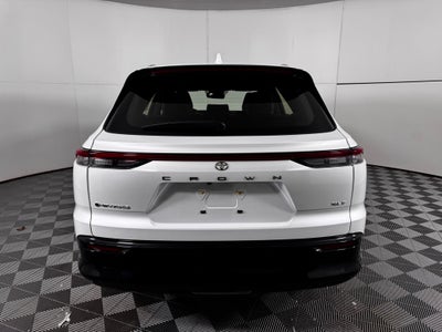 2025 Toyota Crown Signia XLE