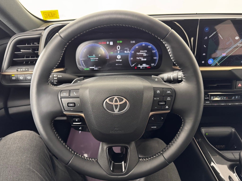 2025 Toyota Crown Signia XLE