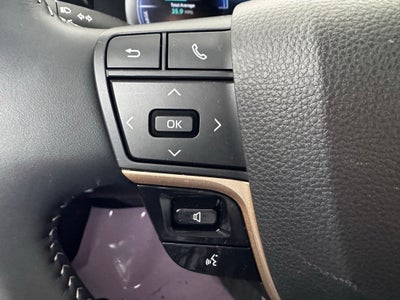 2025 Toyota Crown Signia XLE