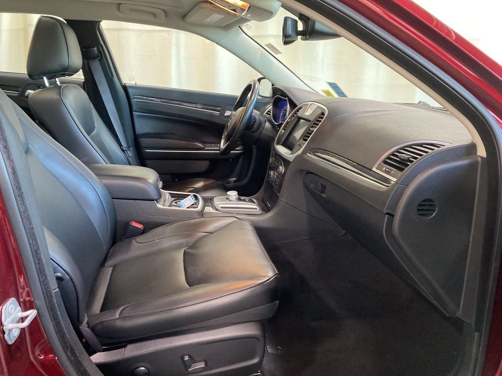 2022 Chrysler 300 Touring