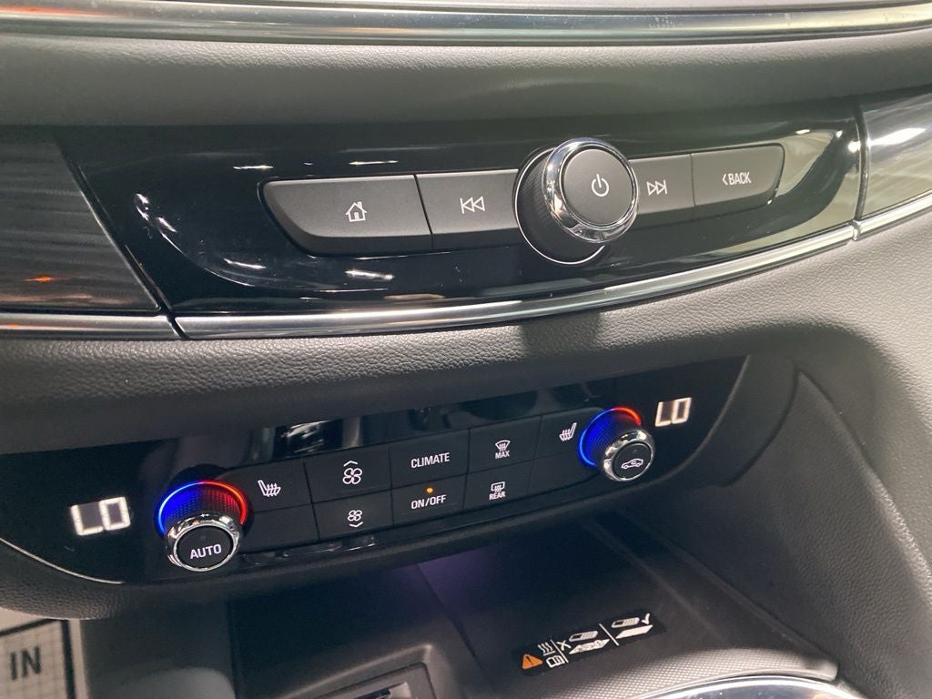 2024 Buick Enclave Essence