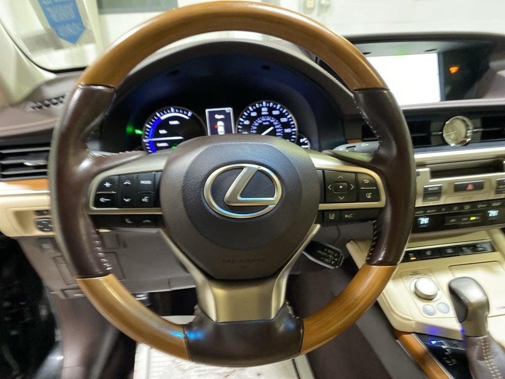 2018 Lexus ES 300h