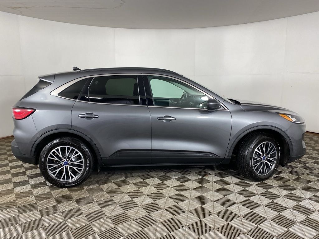 2022 Ford Escape Plug-In Hybrid Titanium