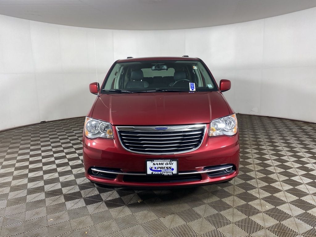 2016 Chrysler Town & Country Touring