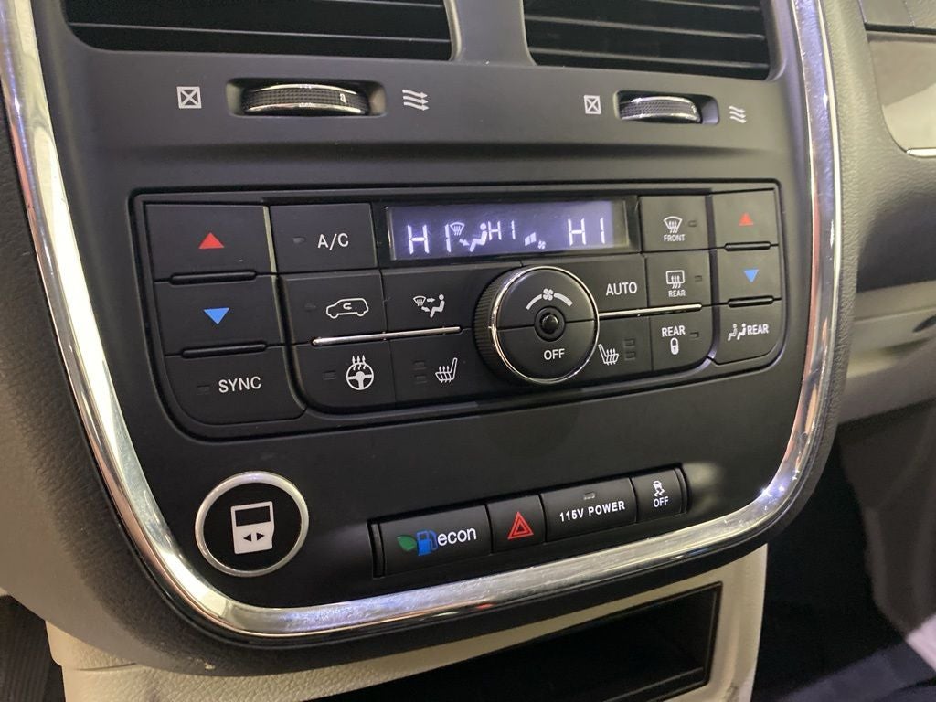 2016 Chrysler Town & Country Touring