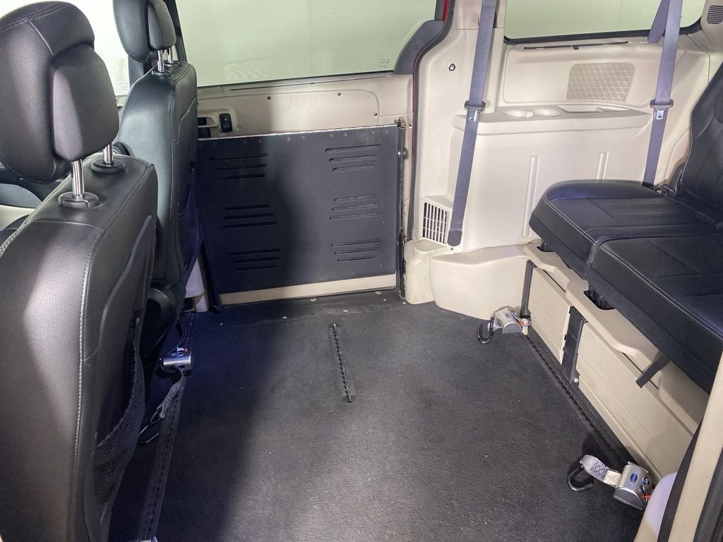 2016 Chrysler Town & Country Touring