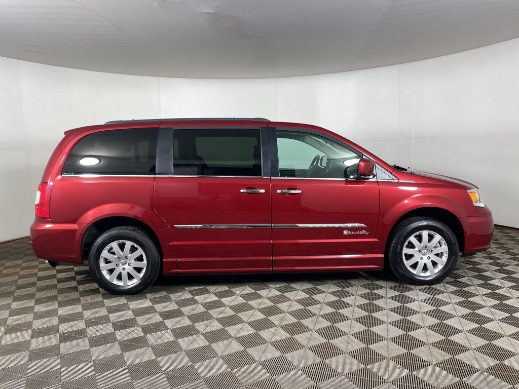 2016 Chrysler Town & Country Touring