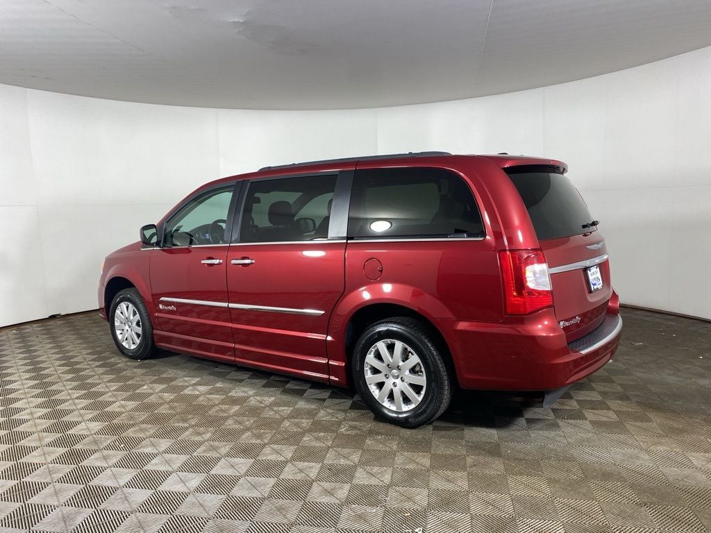 2016 Chrysler Town & Country Touring
