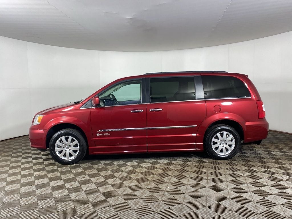 2016 Chrysler Town & Country Touring