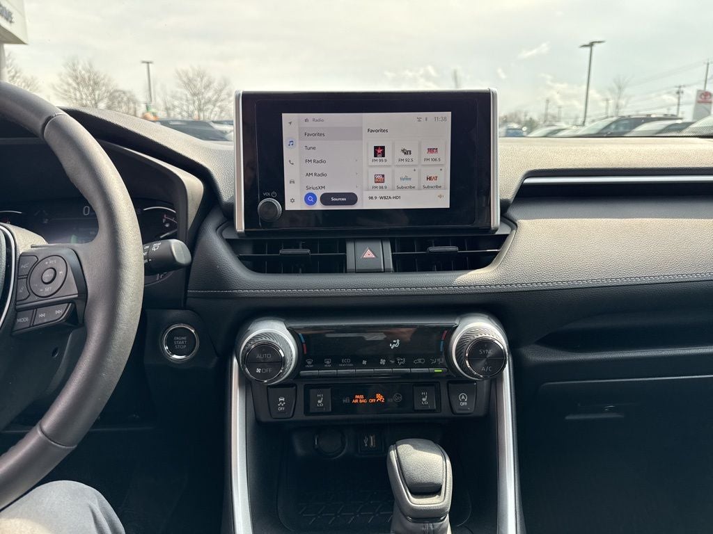 2025 Toyota RAV4 XLE