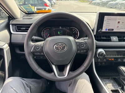2025 Toyota RAV4 XLE