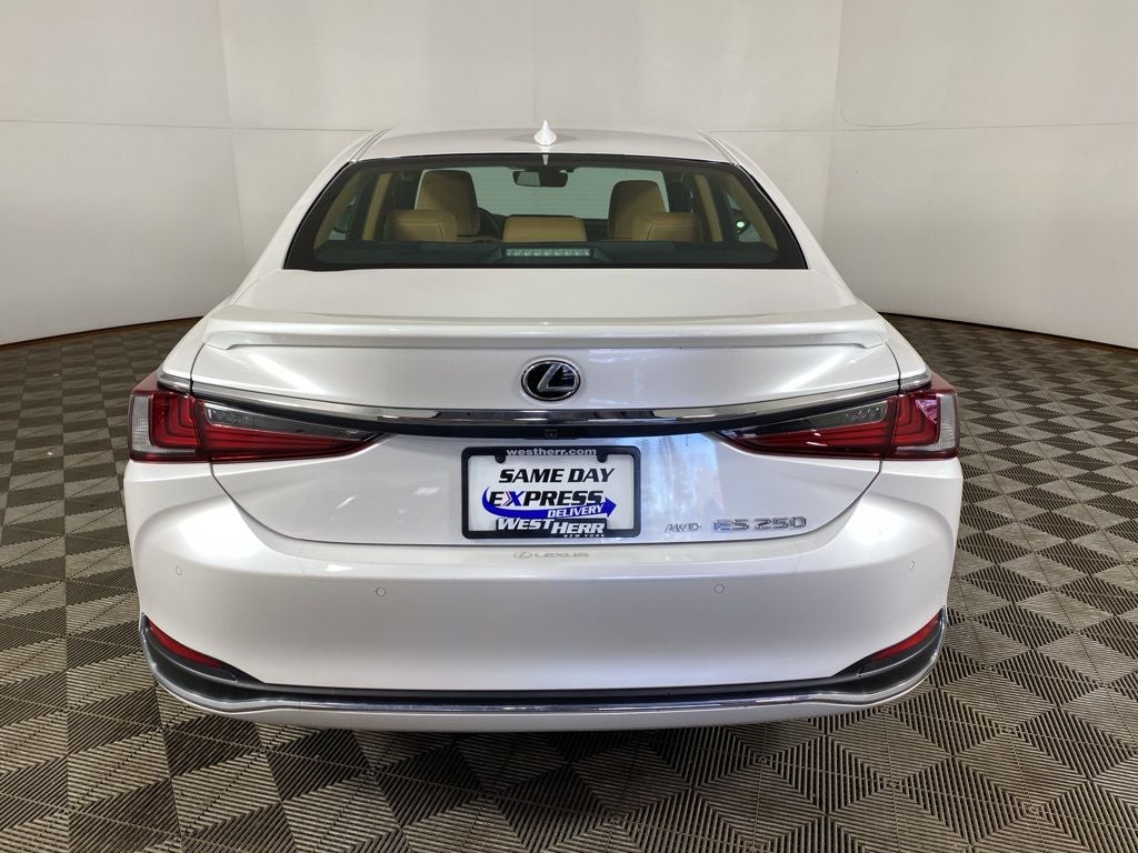 2022 Lexus ES 250