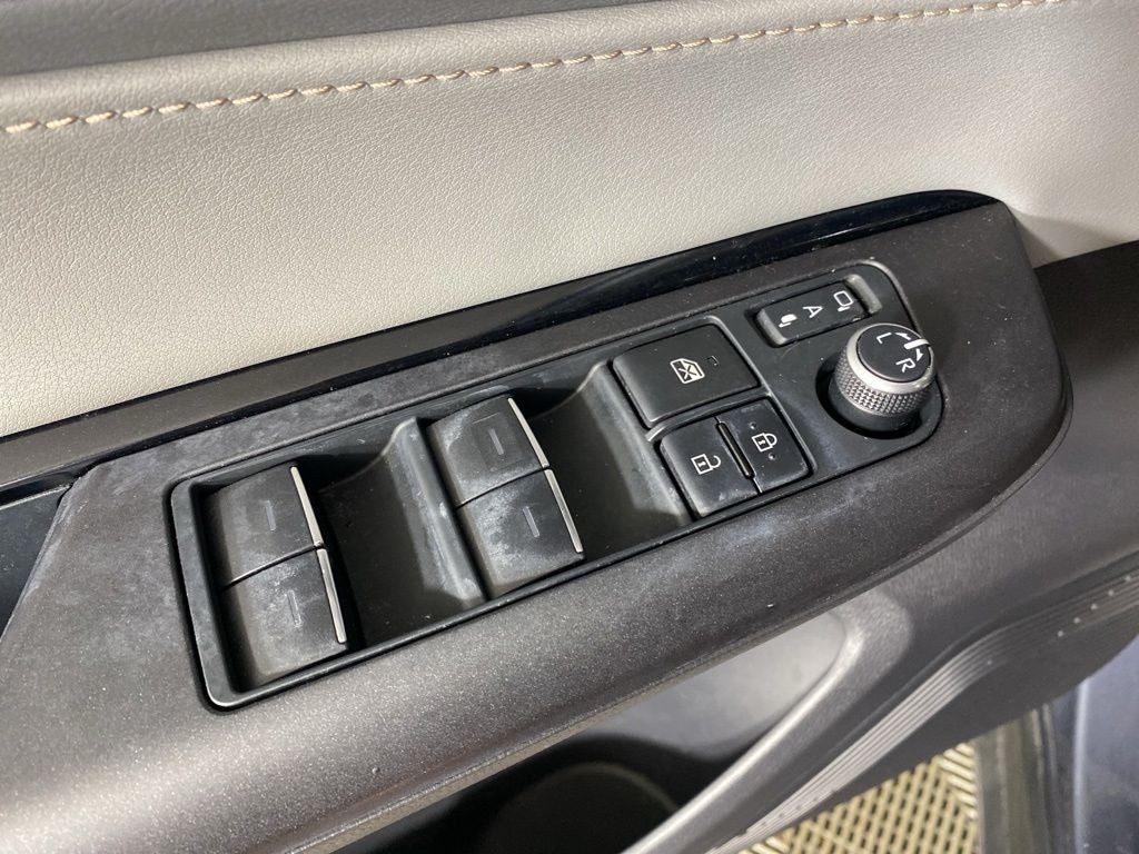 2023 Toyota Venza LE