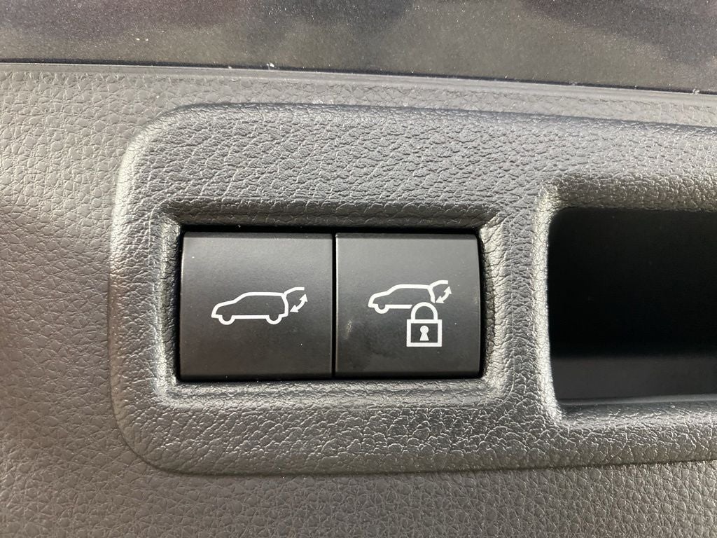 2023 Toyota Venza LE