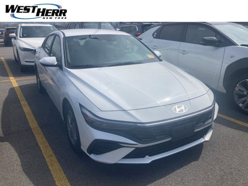 2024 Hyundai Elantra SE