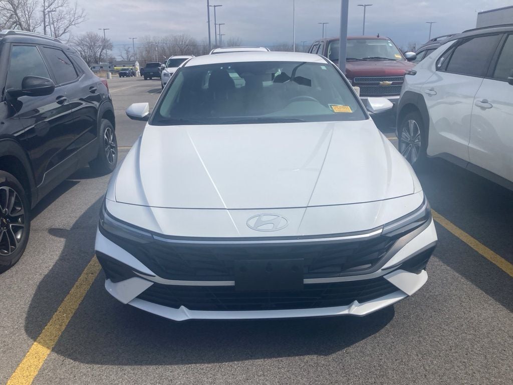 2024 Hyundai Elantra SE