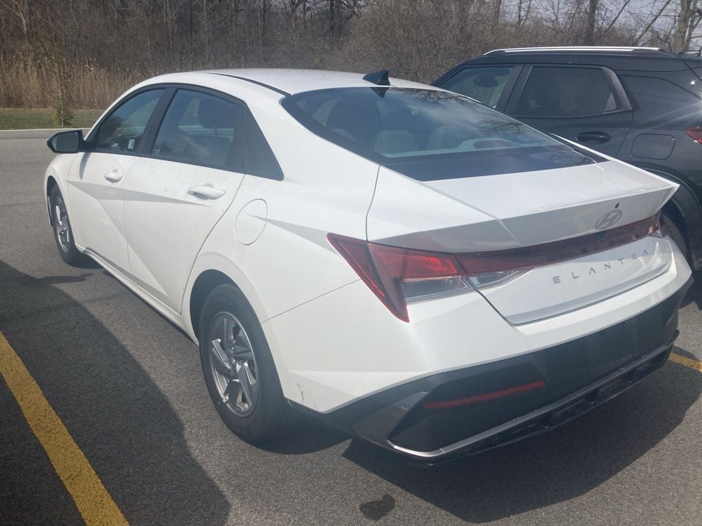 2024 Hyundai Elantra SE