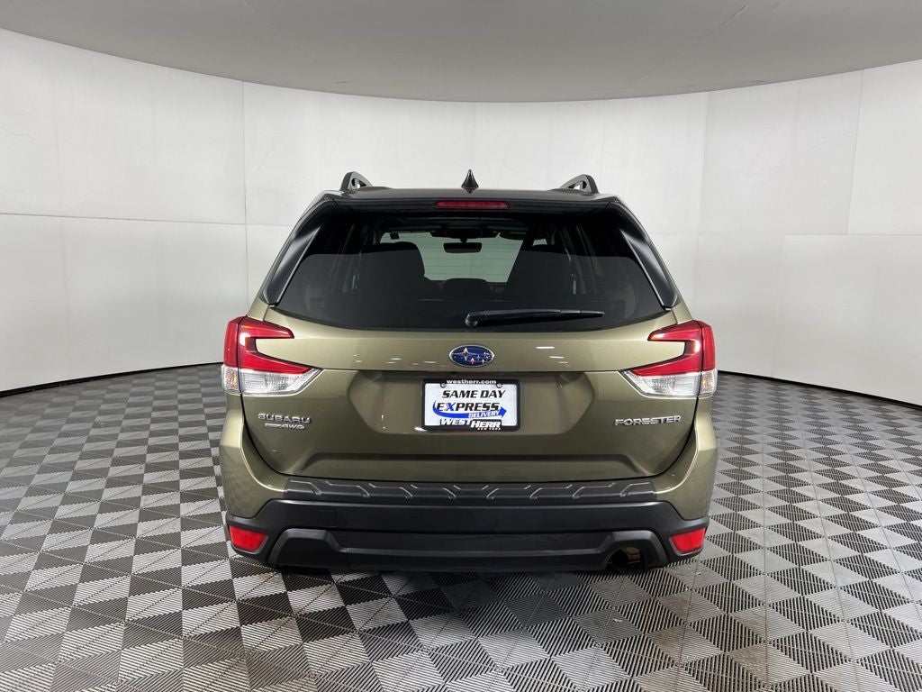 2024 Subaru Forester Premium