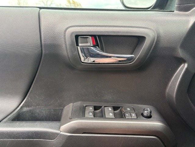 2022 Toyota Tacoma TRD Off-Road V6