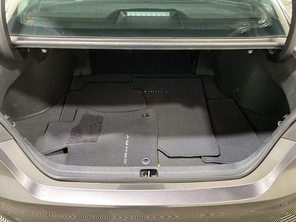 2022 Toyota Camry Hybrid XLE