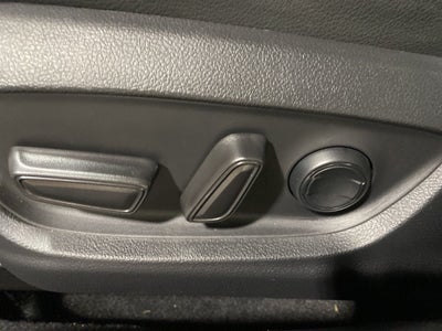 2022 Toyota Camry Hybrid XLE