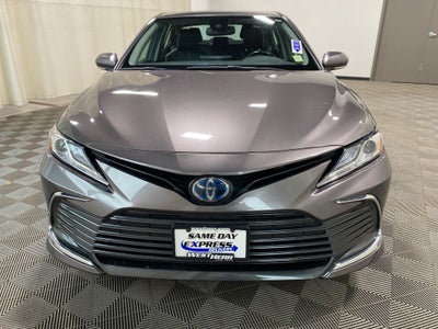 2022 Toyota Camry Hybrid XLE
