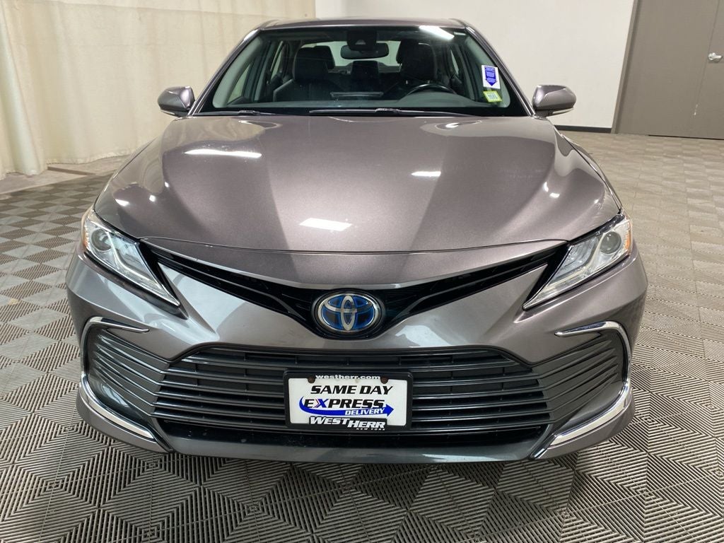 2022 Toyota Camry Hybrid XLE