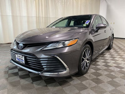 2022 Toyota Camry Hybrid XLE