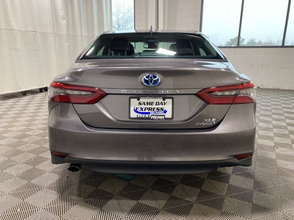 2022 Toyota Camry Hybrid XLE