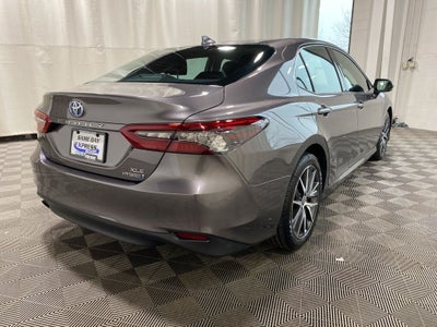 2022 Toyota Camry Hybrid XLE