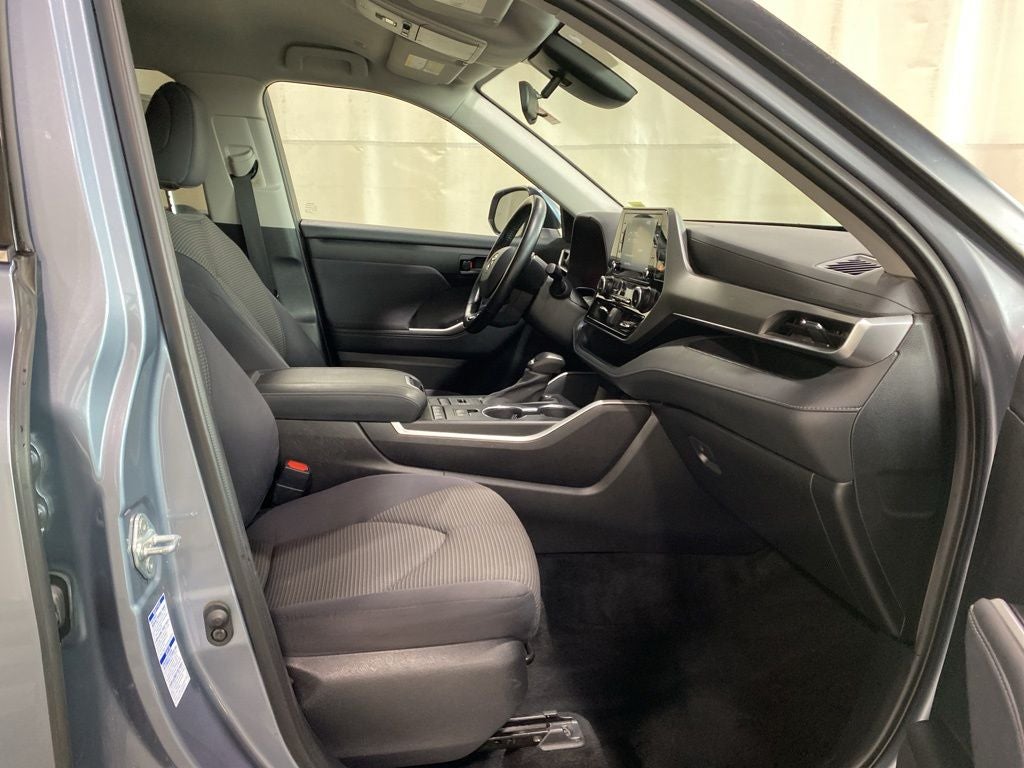 2021 Toyota Highlander LE