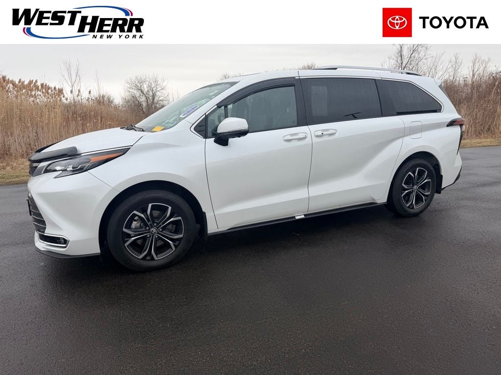 2025 Toyota Sienna Platinum 7 Passenger