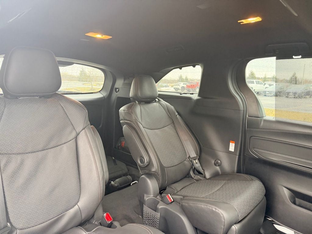 2025 Toyota Sienna Platinum 7 Passenger