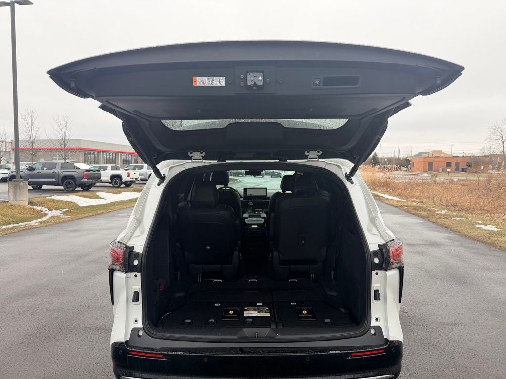 2025 Toyota Sienna Platinum 7 Passenger