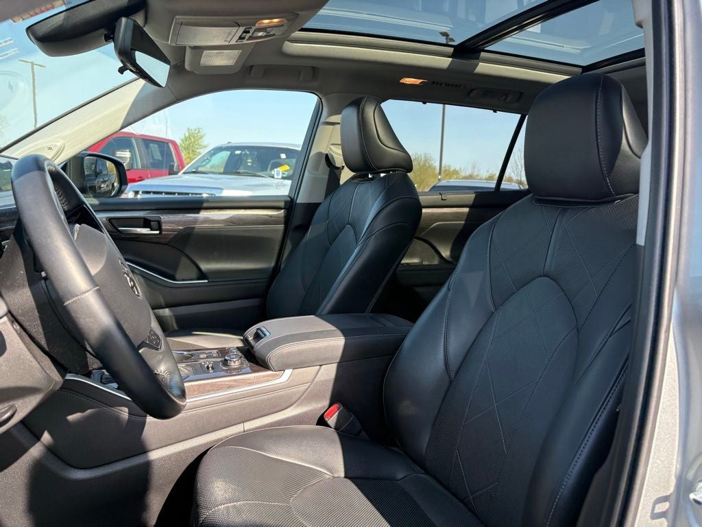 2021 Toyota Highlander Platinum